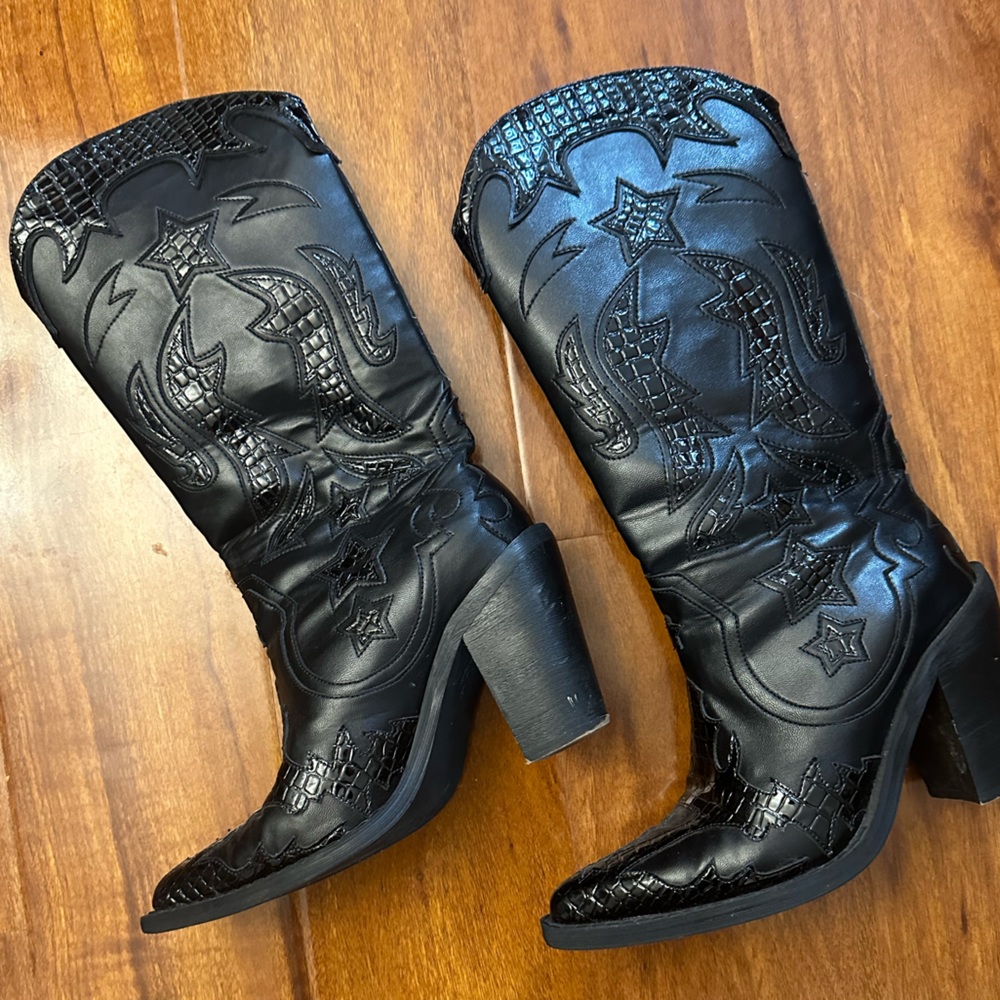 Current Mood detailed cowboy heeled boots
